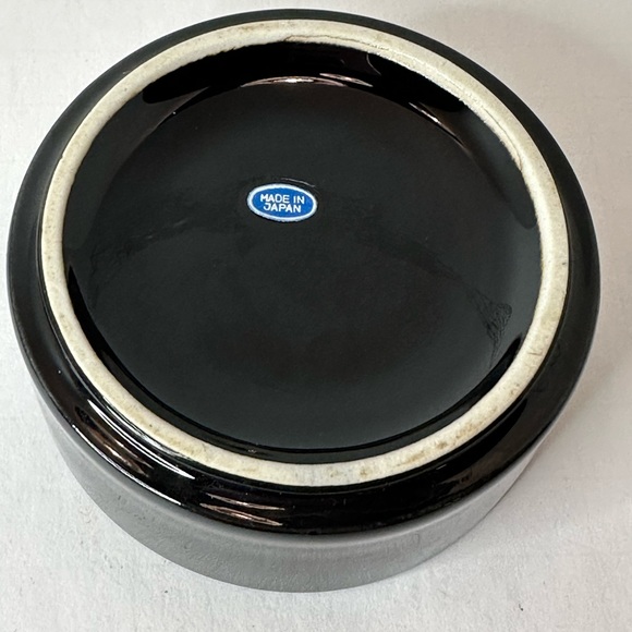Vintage Black Round Trinket Dish with Floral Lid Gold Trim Japan - Picture 4 of 4